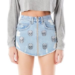 LF SKULL SKIRT- sold out online!! 🤍